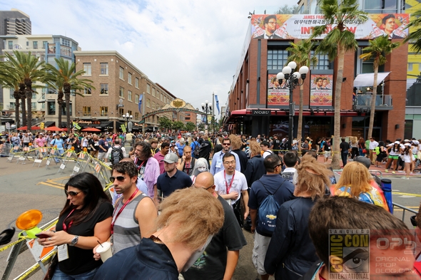 SDCC-San-Diego-Comic-Con-2014-Photos-Photography-Exhibit-Hall-Gaslamp-Convention-Center-Costumes-001-RSJ