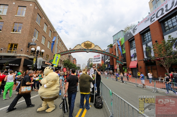 SDCC-San-Diego-Comic-Con-2014-Photos-Photography-Exhibit-Hall-Gaslamp-Convention-Center-Costumes-001-RSJ