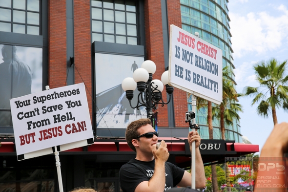 SDCC-San-Diego-Comic-Con-2014-Photos-Photography-Exhibit-Hall-Gaslamp-Convention-Center-Costumes-001-RSJ