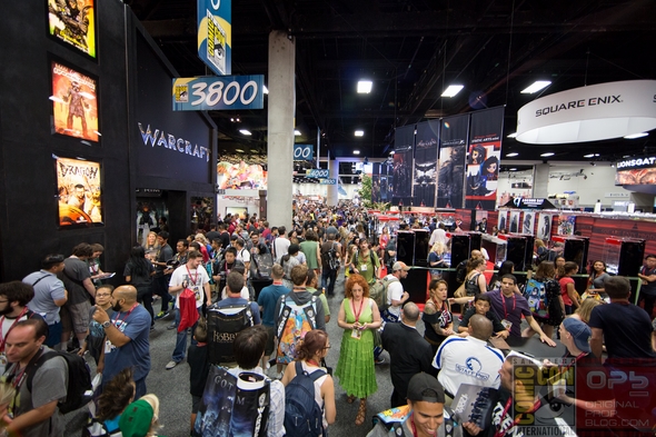 SDCC-San-Diego-Comic-Con-2014-Photos-Photography-Exhibit-Hall-Gaslamp-Convention-Center-Costumes-101-RSJ