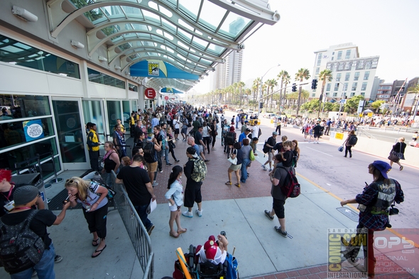 SDCC-San-Diego-Comic-Con-2014-Photos-Photography-Exhibit-Hall-Gaslamp-Convention-Center-Costumes-101-RSJ