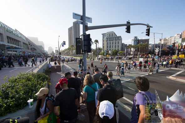 SDCC-San-Diego-Comic-Con-2014-Photos-Photography-Exhibit-Hall-Gaslamp-Convention-Center-Costumes-101-RSJ