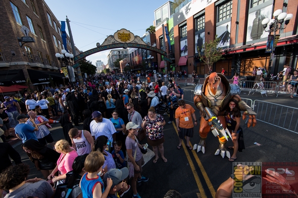 SDCC-San-Diego-Comic-Con-2014-Photos-Photography-Exhibit-Hall-Gaslamp-Convention-Center-Costumes-101-RSJ