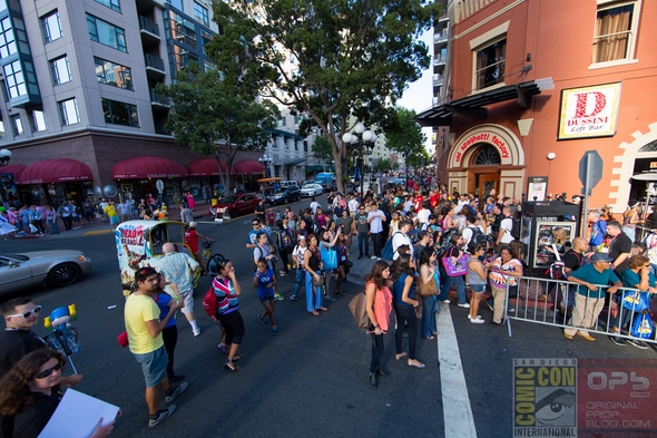 SDCC-San-Diego-Comic-Con-2014-Photos-Photography-Exhibit-Hall-Gaslamp-Convention-Center-Costumes-101-RSJ