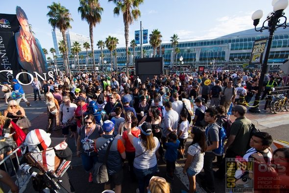 SDCC-San-Diego-Comic-Con-2014-Photos-Photography-Exhibit-Hall-Gaslamp-Convention-Center-Costumes-101-RSJ