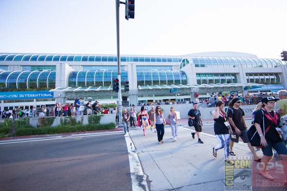 SDCC-San-Diego-Comic-Con-2014-Photos-Photography-Exhibit-Hall-Gaslamp-Convention-Center-Costumes-101-RSJ