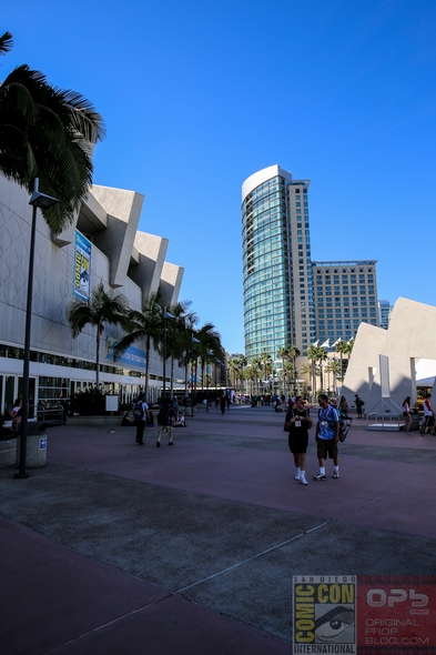 SDCC-San-Diego-Comic-Con-Intl-2014-Preview-Night-Wednesday-Photos-Photography-001-RSJ