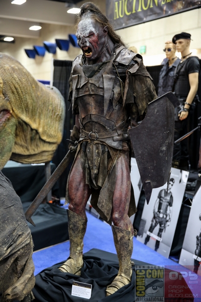 San-Diego-Comic-Con-2014-Profiles-In-History-TV-Movie-Prop-Costume-Exhibit-Auction-Preview-Photos-01-RSJ