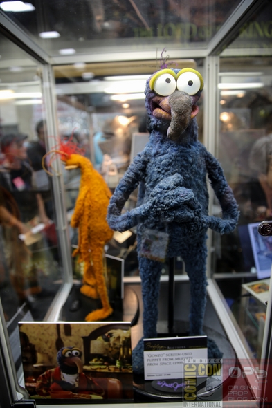 San-Diego-Comic-Con-2014-Profiles-In-History-TV-Movie-Prop-Costume-Exhibit-Auction-Preview-Photos-01-RSJ