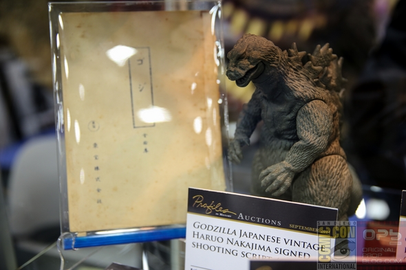 San-Diego-Comic-Con-2014-Profiles-In-History-TV-Movie-Prop-Costume-Exhibit-Auction-Preview-Photos-01-RSJ