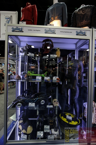 San-Diego-Comic-Con-2014-Prop-Store-London-TV-Movie-Prop-Costume-Exhibit-Auction-Preview-Photos-001-RSJ