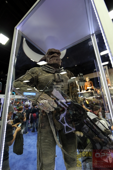 San-Diego-Comic-Con-2014-Prop-Store-London-TV-Movie-Prop-Costume-Exhibit-Auction-Preview-Photos-001-RSJ