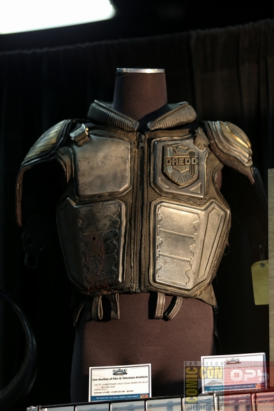 San-Diego-Comic-Con-2014-Prop-Store-London-TV-Movie-Prop-Costume-Exhibit-Auction-Preview-Photos-001-RSJ