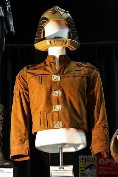 San-Diego-Comic-Con-2014-Prop-Store-London-TV-Movie-Prop-Costume-Exhibit-Auction-Preview-Photos-001-RSJ