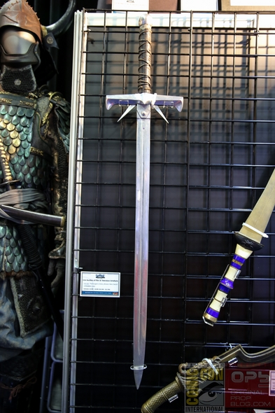 San-Diego-Comic-Con-2014-Prop-Store-London-TV-Movie-Prop-Costume-Exhibit-Auction-Preview-Photos-001-RSJ