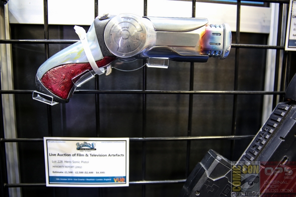 San-Diego-Comic-Con-2014-Prop-Store-London-TV-Movie-Prop-Costume-Exhibit-Auction-Preview-Photos-001-RSJ