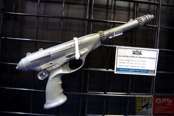 San-Diego-Comic-Con-2014-Prop-Store-London-TV-Movie-Prop-Costume-Exhibit-Auction-Preview-Photos-001-RSJ