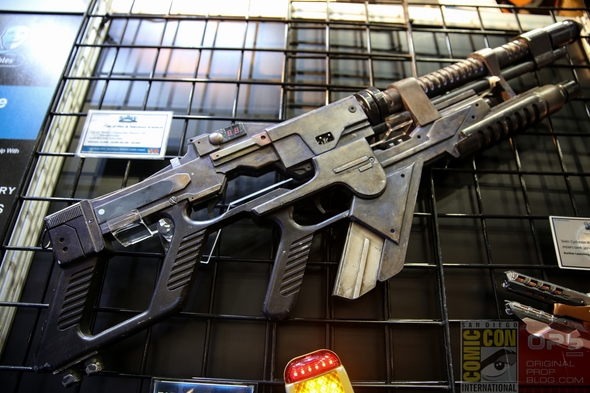 San-Diego-Comic-Con-2014-Prop-Store-London-TV-Movie-Prop-Costume-Exhibit-Auction-Preview-Photos-001-RSJ