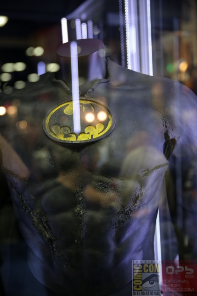 San-Diego-Comic-Con-2014-Prop-Store-London-TV-Movie-Prop-Costume-Exhibit-Auction-Preview-Photos-001-RSJ