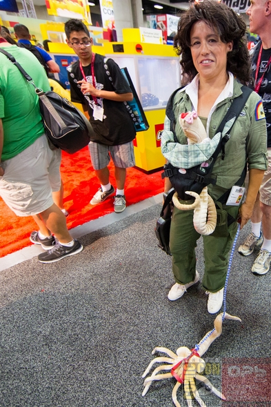 San-Diego-Comic-Con-2014-SDCC-Photos-Photography-Costumes-Cosplay-Exhibit-Hall-Masquerade-Images-High-Resolution-001-RSJ