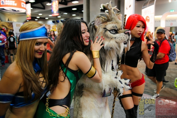 San-Diego-Comic-Con-2014-SDCC-Photos-Photography-Costumes-Cosplay-Exhibit-Hall-Masquerade-Images-High-Resolution-101-RSJ