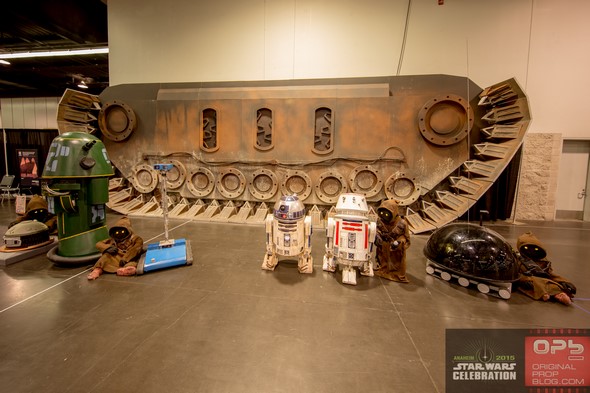 Star-Wars-Celebration-2015-Anaheim-Exhibit-Hall-New-Trailer-The-Force-Awakens-Photos-001-RSJ