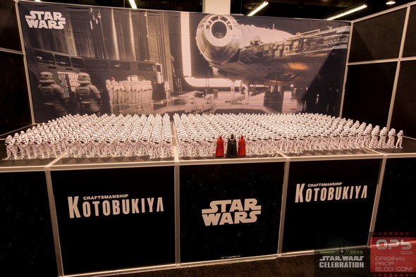 Star-Wars-Celebration-2015-Anaheim-Exhibit-Hall-New-Trailer-The-Force-Awakens-Photos-001-RSJ