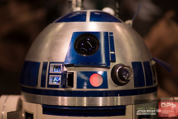 Star-Wars-Celebration-2015-Anaheim-Exhibit-Hall-New-Trailer-The-Force-Awakens-Photos-001-RSJ