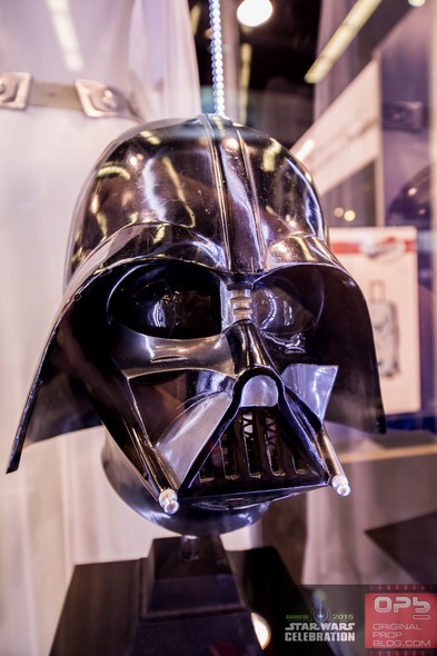 Star-Wars-Celebration-2015-Anaheim-Prop-Store-London-Los-Angeles-Exhibit-Props-Costumes-Photos-001-RSJ