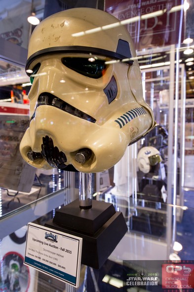 Star-Wars-Celebration-2015-Anaheim-Prop-Store-London-Los-Angeles-Exhibit-Props-Costumes-Photos-001-RSJ