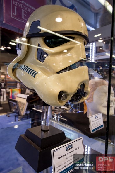 Star-Wars-Celebration-2015-Anaheim-Prop-Store-London-Los-Angeles-Exhibit-Props-Costumes-Photos-001-RSJ