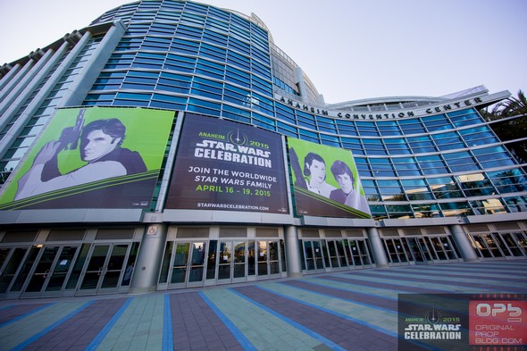 Star-Wars-Celebration-Anaheim-2015-Wednesday-Photos-Line-Badges-Tickets-Info-01-RSJ