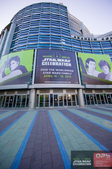 Star-Wars-Celebration-Anaheim-2015-Wednesday-Photos-Line-Badges-Tickets-Info-01-RSJ