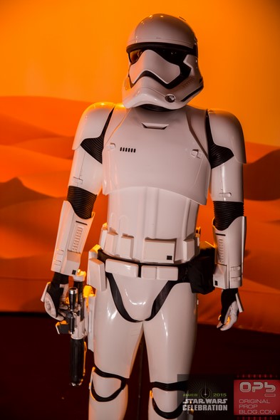 Star-Wars-Celebration-The-Force-Awakens-Props-Costumes-Exhibit-Characters-Models-001-RSJ