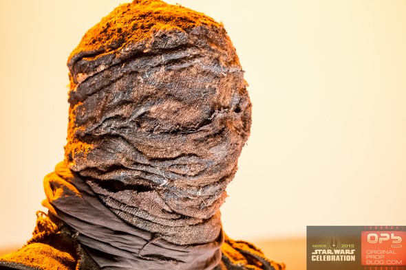 Star-Wars-Celebration-The-Force-Awakens-Props-Costumes-Exhibit-Characters-Models-001-RSJ