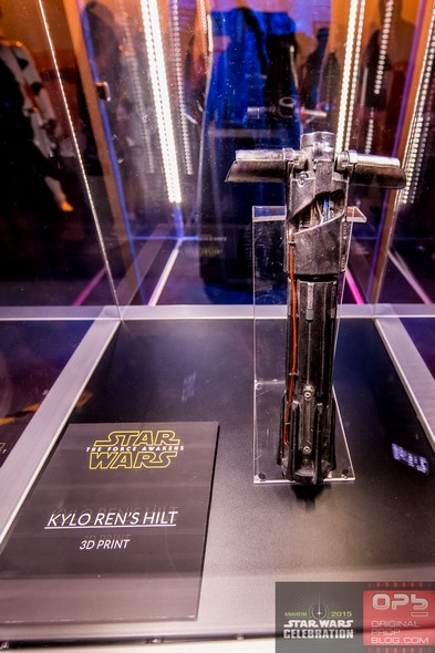 Star-Wars-Celebration-The-Force-Awakens-Props-Costumes-Exhibit-Characters-Models-001-RSJ