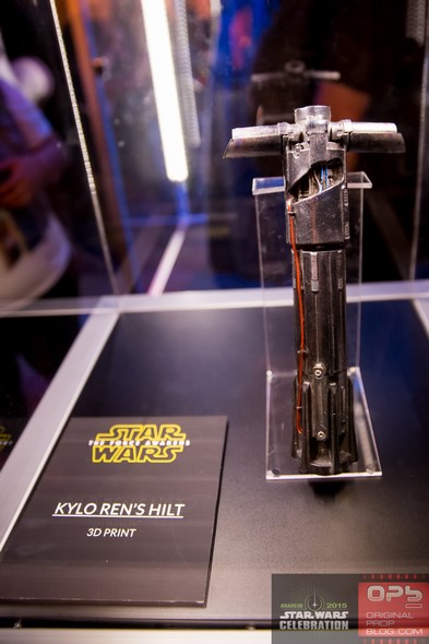 Star-Wars-Celebration-The-Force-Awakens-Props-Costumes-Exhibit-Characters-Models-001-RSJ