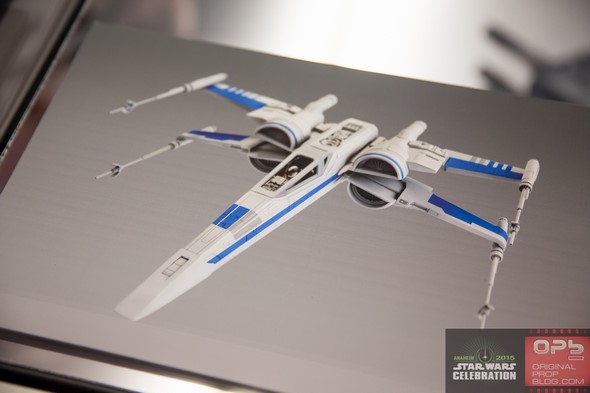 Star-Wars-Celebration-The-Force-Awakens-Props-Costumes-Exhibit-Characters-Models-001-RSJ