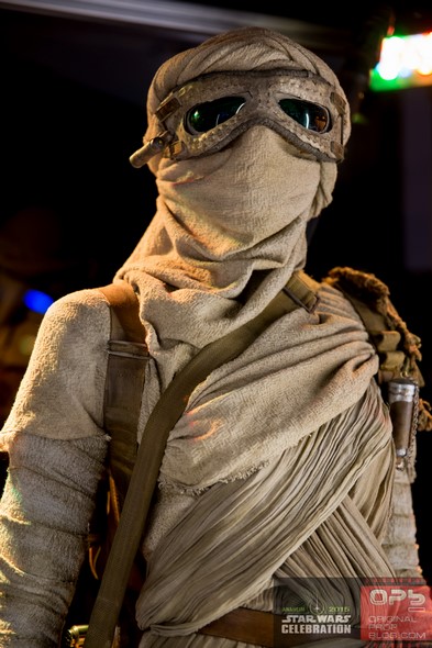 Star-Wars-Celebration-The-Force-Awakens-Props-Costumes-Exhibit-Characters-Models-101-RSJ