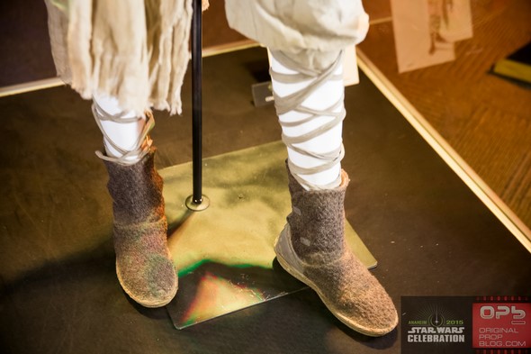 Star-Wars-Celebration-The-Force-Awakens-Props-Costumes-Exhibit-Characters-Models-101-RSJ