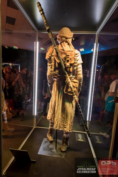 Star-Wars-Celebration-The-Force-Awakens-Props-Costumes-Exhibit-Characters-Models-101-RSJ