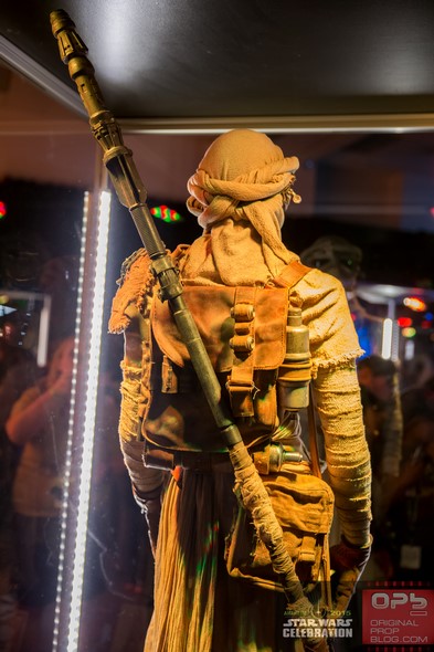 Star-Wars-Celebration-The-Force-Awakens-Props-Costumes-Exhibit-Characters-Models-101-RSJ