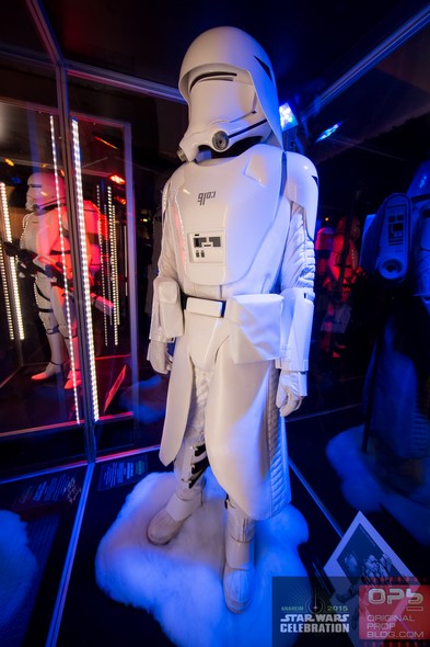 Star-Wars-Celebration-The-Force-Awakens-Props-Costumes-Exhibit-Characters-Models-101-RSJ