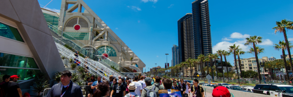 San-Diego-Comic-Con-International-2015-Photos-Cosplay-Convention-Exhibit-Hall-024