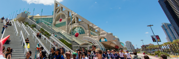 San-Diego-Comic-Con-International-2015-Photos-Cosplay-Convention-Exhibit-Hall-027