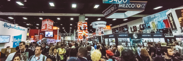 San-Diego-Comic-Con-International-2015-Photos-Cosplay-Convention-Exhibit-Hall-030