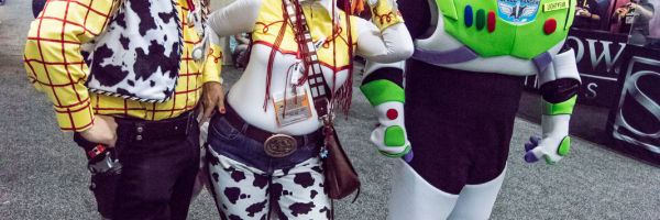 San-Diego-Comic-Con-International-2015-Photos-Cosplay-Convention-Exhibit-Hall-037