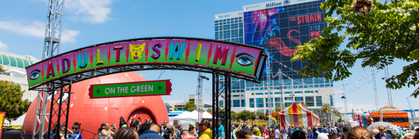 San-Diego-Comic-Con-International-2015-Photos-Cosplay-Convention-Exhibit-Hall-053