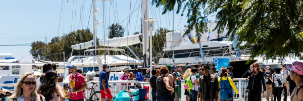 San-Diego-Comic-Con-International-2015-Photos-Cosplay-Convention-Exhibit-Hall-054