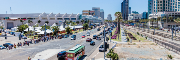 San-Diego-Comic-Con-International-2015-Photos-Cosplay-Convention-Exhibit-Hall-060